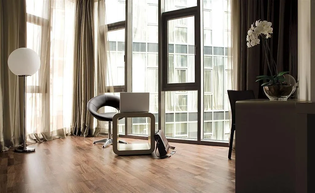 H10 Casanova Hotel Barcelona 4*,