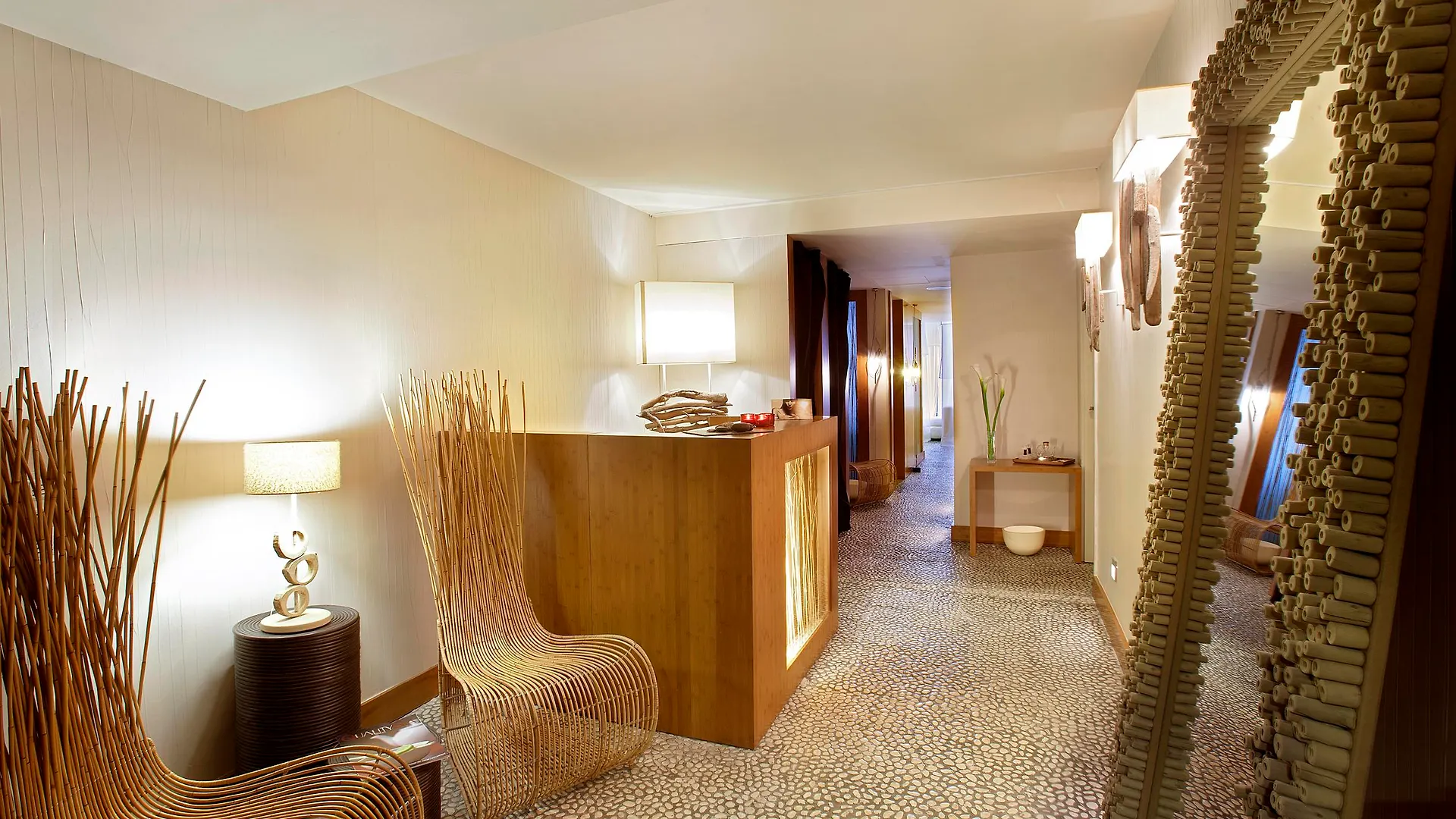 H10 Casanova Hotel Barcelona 4*,